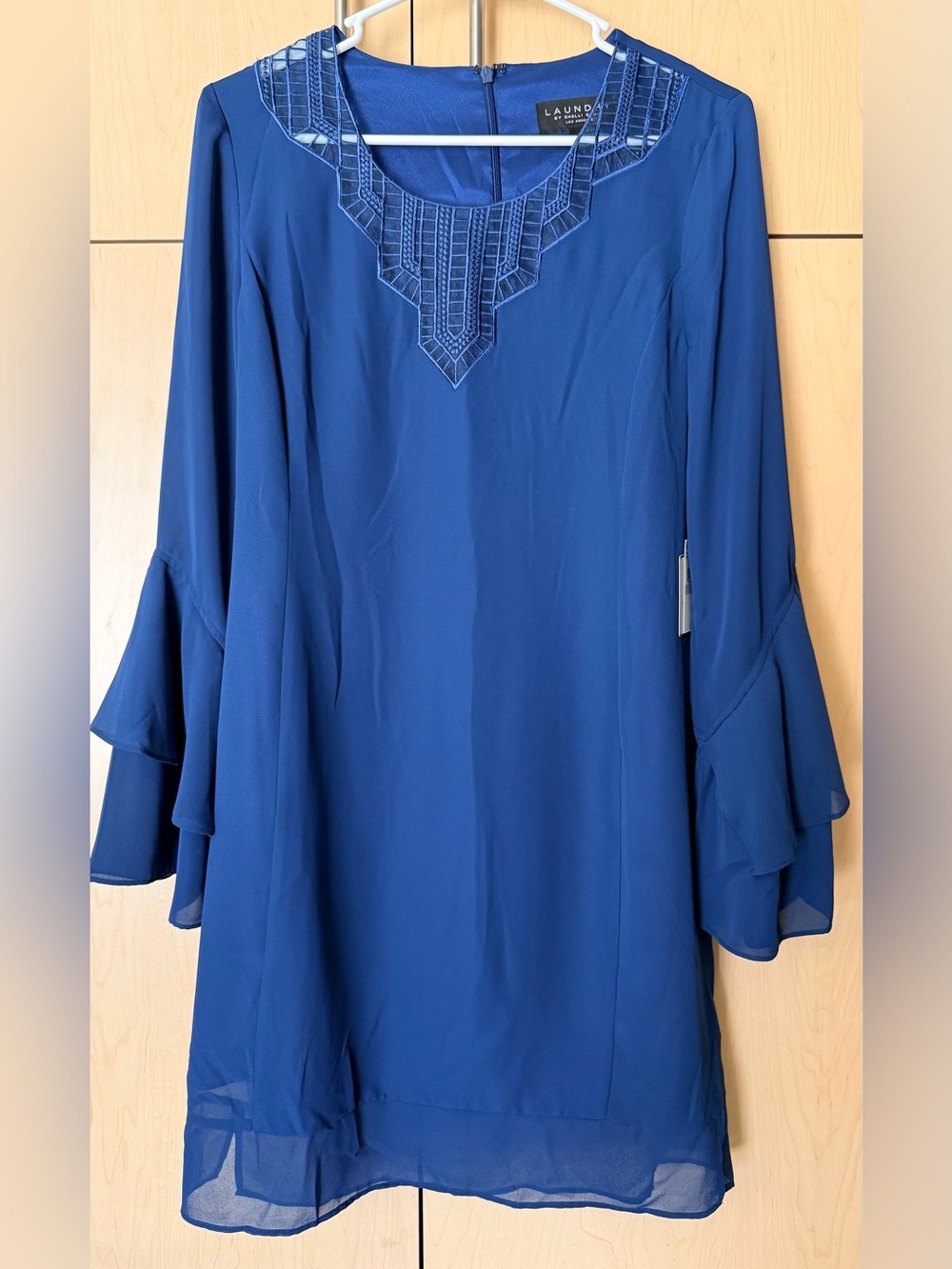 LAUNDRY BY SHELLI SEGAL Teal Embellished Neck Bell-Sleeve Dress